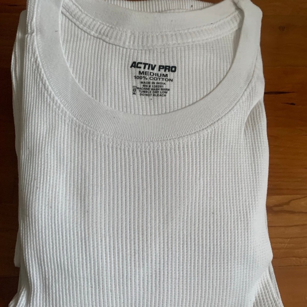 New Activ Pro men's white thermal underwear set in size medium (38-40)